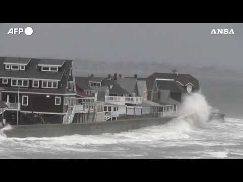 Usa, alluvioni in Massachusetts durante una tempesta invernale