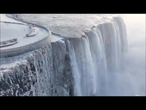 Tempesta artica negli Usa, congelata una parte delle cascate del Niagara