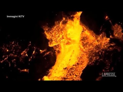 Colata di lava alle Hawaii, il vulcano Mauna Loa non si ferma