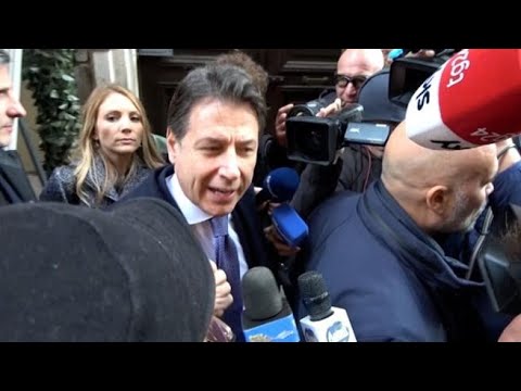 Pos, Conte: «La vera libertà è pagare con la carta di credito»