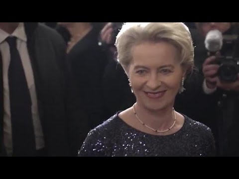 Von der Leyen alla Scala: «La cultura russa va onorata, non permettiamo a Putin di distruggerla»