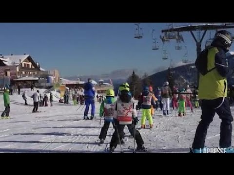 Trentino, boom di sciatori in Val di Sole (nonostante il caro prezzi): aperti 150 km di piste
