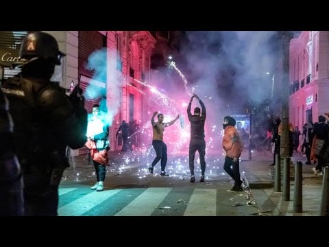 Scontri e incidenti dopo la vittoria del Marocco, più di 40 arresti a Parigi