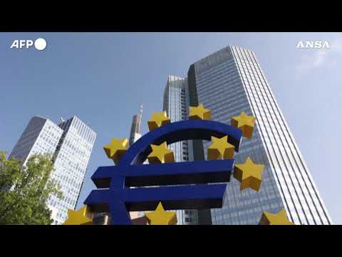 La Bce alza i tassi e richiama sul Mes, l’Italia attacca