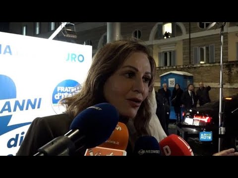 Santanchè: «Le spiagge libere sono posti non degni di noi umani»