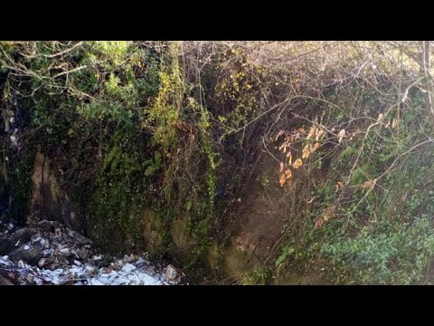 Benevento, frana il cimitero: le bare finiscono nel torrente