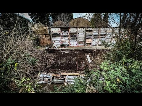 Crolla un’ala del cimitero nel Beneventano, tombe e bare finiscono in un torrente