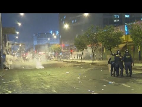 Perù, cortei antigovernativi: nuovi scontri tra manifestanti e polizia