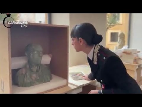 Sessanta reperti archeologici rubati e venduti negli Stati Uniti tornano in Italia
