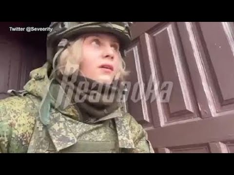 Ucraina, giornalista russa ferita da un colpo di artiglieria mentre registra un video