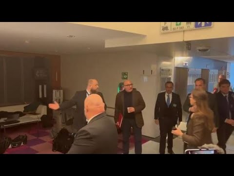 L’arrivo di Cozzolino per l’audizione al Parlamento europeo
