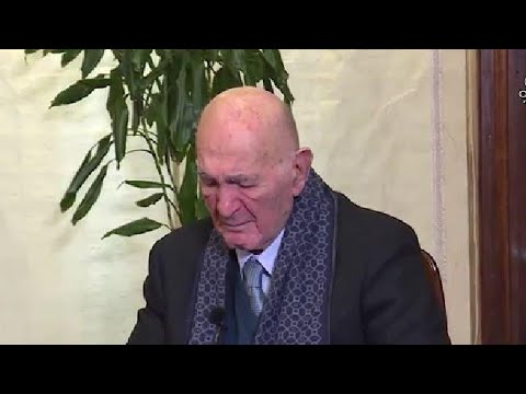 Giorno della Memoria, le lacrime di Sami Modiano ricordando la Shoah. Gli studenti colpiti dal…