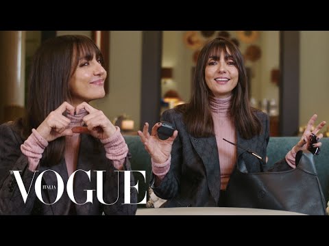 Ambra rivela cosa custodisce nella sua borsa | Vogue Italia