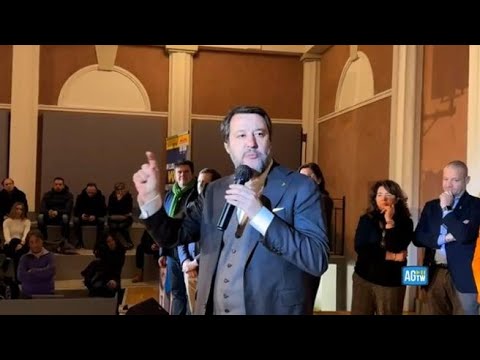 Salvini: «Anarchici? Finora troppa pazienza. Chi usa violenza vada in galera»