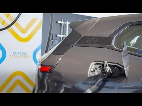 Tornano gli ecobonus per auto e moto: dal 10 gennaio incentivi per i veicoli meno inquinanti