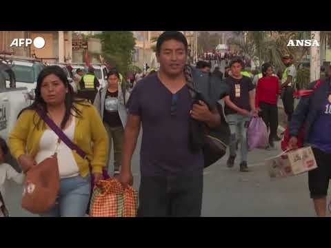 Peru’, migliaia di manifestanti in marcia verso Lima