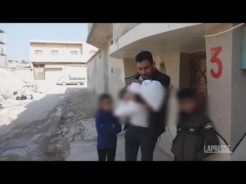 Siria, adottata dai familiari la piccola Aya nata tra le macerie
