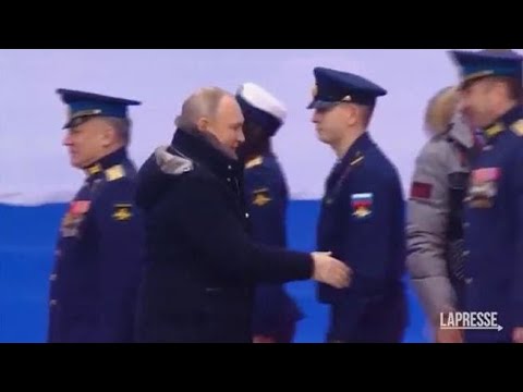 Vladimir Putin allo stadio per il concerto patriottico alla festa dei Difensori della patria:…