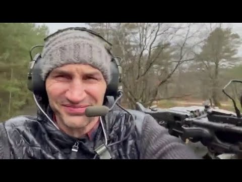 L’ex pugile Klitschko guida un carro armato Leopard 2 e ringrazia la Germania
