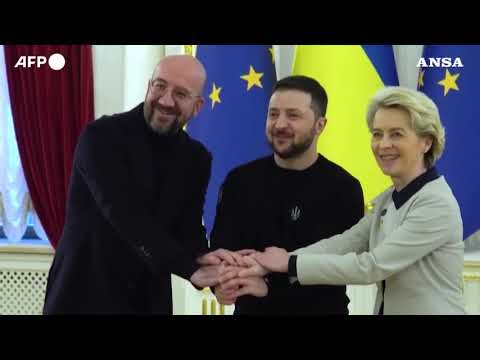 Ucraina, Zelensky all’Ue: “Negoziati nel 2023”. Dubbi tra i 27