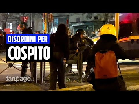Tafferugli tra manifestanti e polizia durante corteo non autorizzato a Roma in solidarietà a Cospito