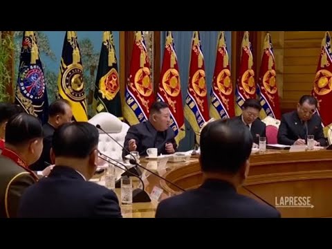 Corea del Nord, Kim Jong Un riappare in pubblico dopo oltre un mese: «Più esercitazioni per…
