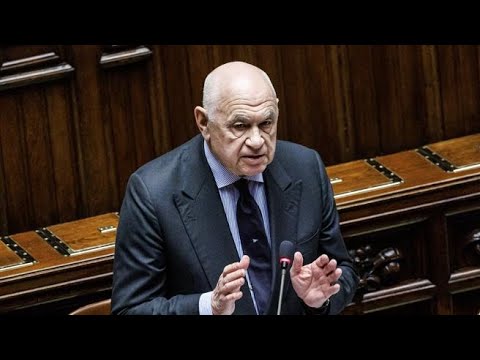 Nordio conclude il suo intervento alla Camera: urla e proteste dell’opposizione
