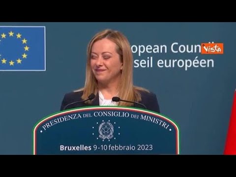 Meloni: “Temperatura tra Italia e Francia? Meglio questa domanda che quella sul tempo circolare”