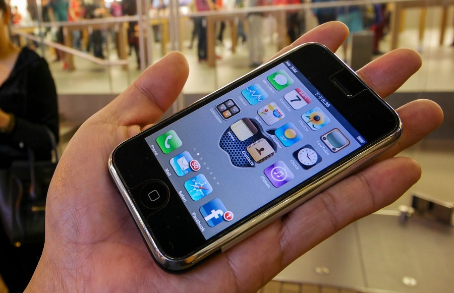 Il lancio dell’iPhone – L’aggancio spaziale Shuttle-Mir – L’incidente ferroviario di Viareggio