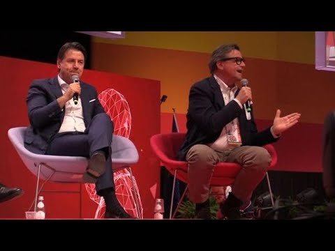 Fischi a Calenda dalla platea Cgil, lui la sfida: «Mai votato con la destra, non applaudite come…