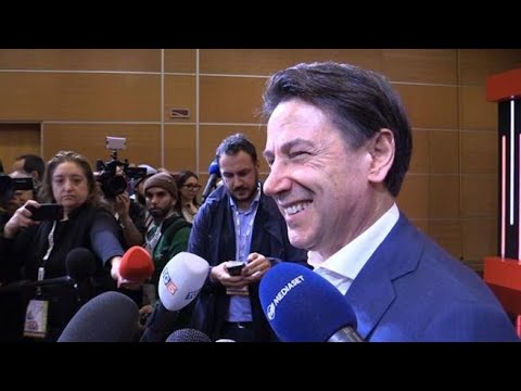 Conte e la prospettiva Keynes: «Dobbiamo avere come orizzonte il lavorare tre ore al giorno»