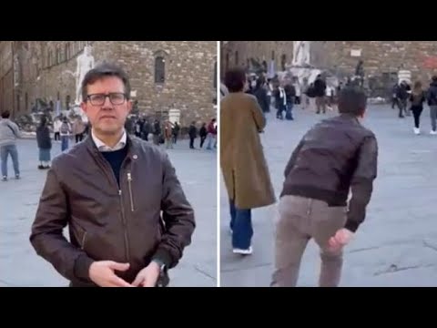 Lo scatto del sindaco di Firenze quando vede imbrattare Palazzo Vecchio: il video è virale