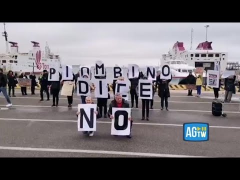 «Piombino dice no», protesta di cittadini contro la nave rigassificatore