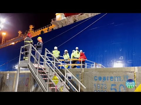 Piombino, la nave Golar Tundra è in porto: il video che racconta l’approdo