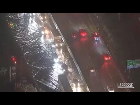 Si rompe conduttura idrica a Los Angeles, l’autostrada si trasforma in un fiume
