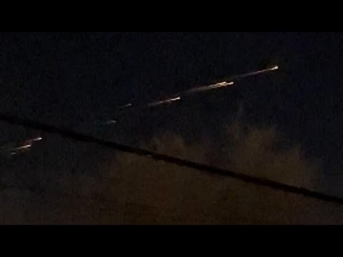 Misteriose scie di luce nel cielo della California: sono detriti spaziali che rientrano…