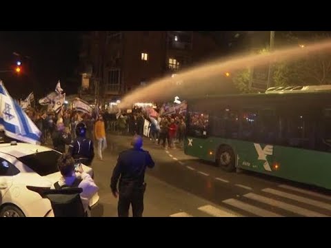 Israele, cannoni ad acqua su manifestanti davanti a residenza Netanyahu