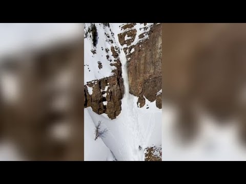 Come si finisce dentro una valanga: il video incredibile dello scialpinista