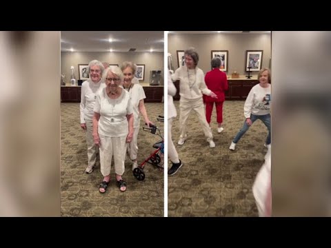 Pensionate americane imitano la performance di Rihanna al Super Bowl. E lei ringrazia con delle rose