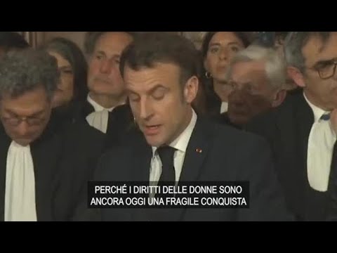 L’annuncio di Macron: «Il diritto all’aborto venga incluso nella Costituzione»