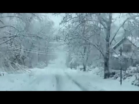 Tempesta di neve nel nordest degli Usa: centinaia di scuole chiuse e voli cancellati