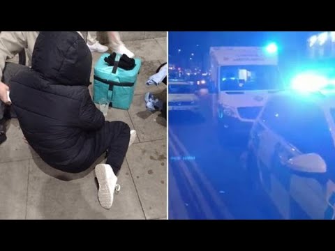 Londra, rider collassa durante una consegna di cibo: viene lasciato al freddo (e il cliente si…