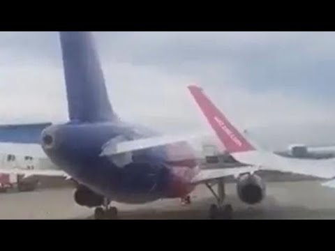 Scontro (a terra) tra due aerei Wizz Air: passeggeri costretti a cambiare aeromobile