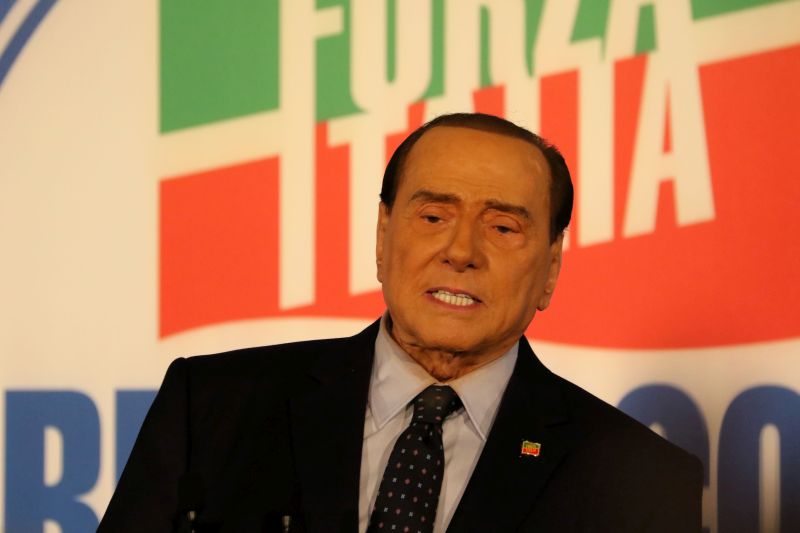Berlusconi ancora in terapia intensiva, problemi ematici ma stabile