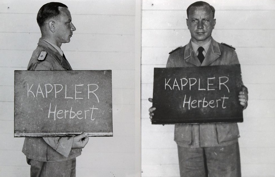 La clamorosa evasione di Herbert Kappler – La prima biblioteca moderna – La resa del Giappone