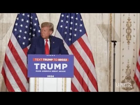 Il discorso di Trump dalla Florida: «L’unico crimine che ho commesso è difendere l’America»