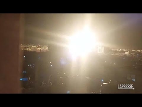 Raid Israele, lanciati attacchi contro il Libano: esplosioni nella Striscia di Gaza