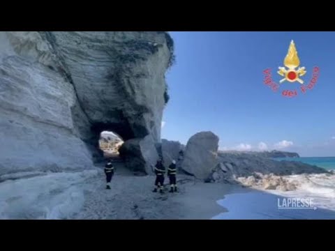 Vibo Valentia, crollo di massi sulla spiaggia di Tropea: nessuna vittima