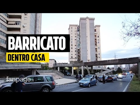 Catania: spara nel palazzo, poi si barrica in casa. Le immagini della cattura
