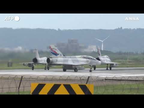 Taiwan, i caccia Mirage decollano dalla base di Hsinchu